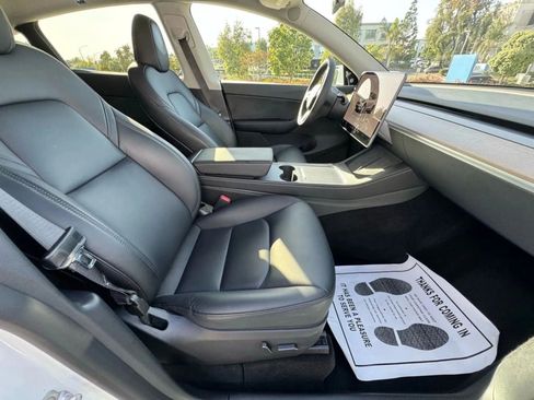 Used 2023 Tesla Model Y Long Range AWD/4WD image 15