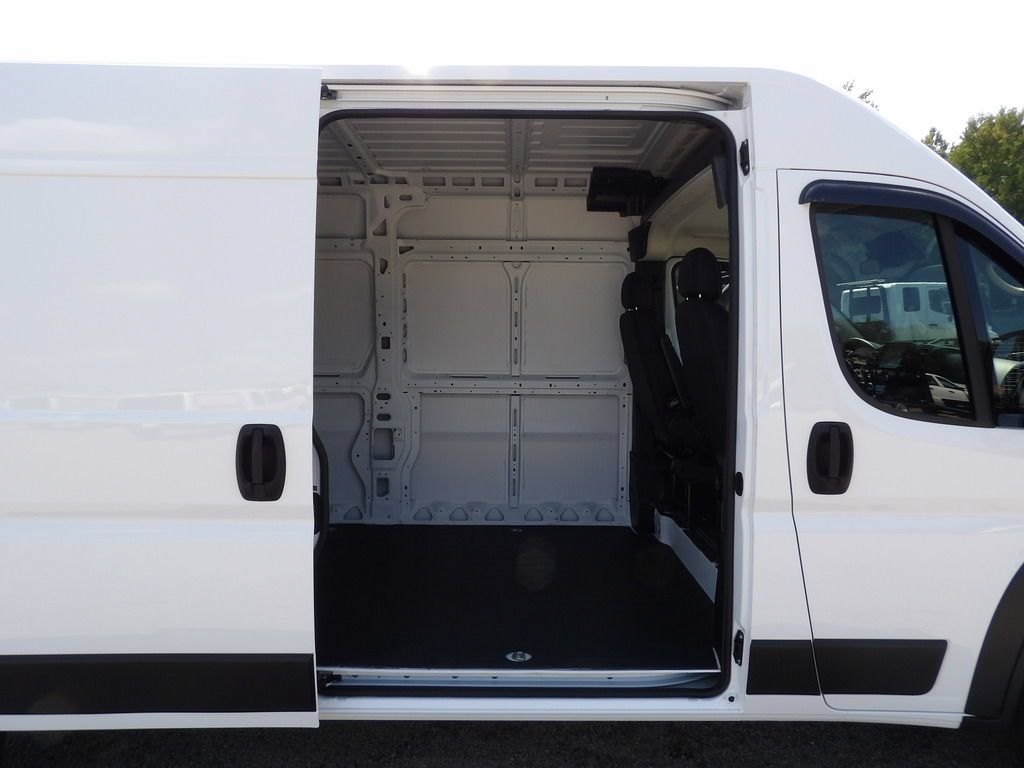 Used 2024 RAM ProMaster 2500 FWD image 25
