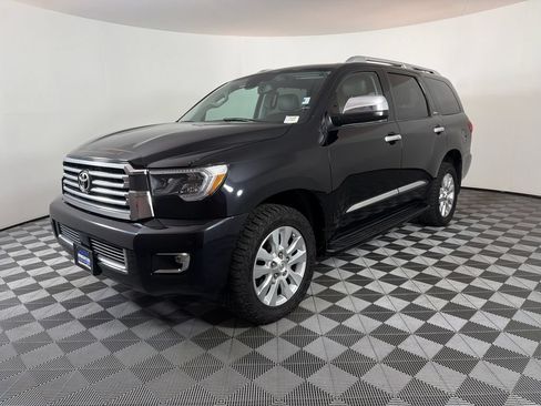Used 2019 Toyota Sequoia Platinum w/ Carpet Mat Package (TMS) AWD/4WD image 7