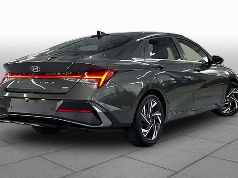 Used 2024 Hyundai Elantra Limited FWD image 13