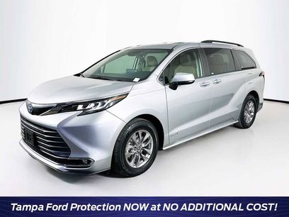 Used 2021 Toyota Sienna XLE