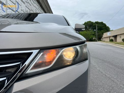 Used 2019 Chevrolet Impala LT FWD image 14