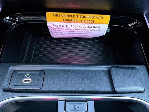 Used 2025 Mercedes-Benz GLA 250 image 26