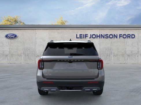 New 2026 Ford Explorer Active w/ Active Comfort Package RWD image 5