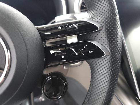 Used 2022 Mercedes-Benz SL 55 AMG 4MATIC w/ Driver Assistance Package image 14