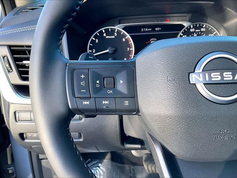 Used 2026 Nissan Rogue SV w/ SV Premium Package image 18