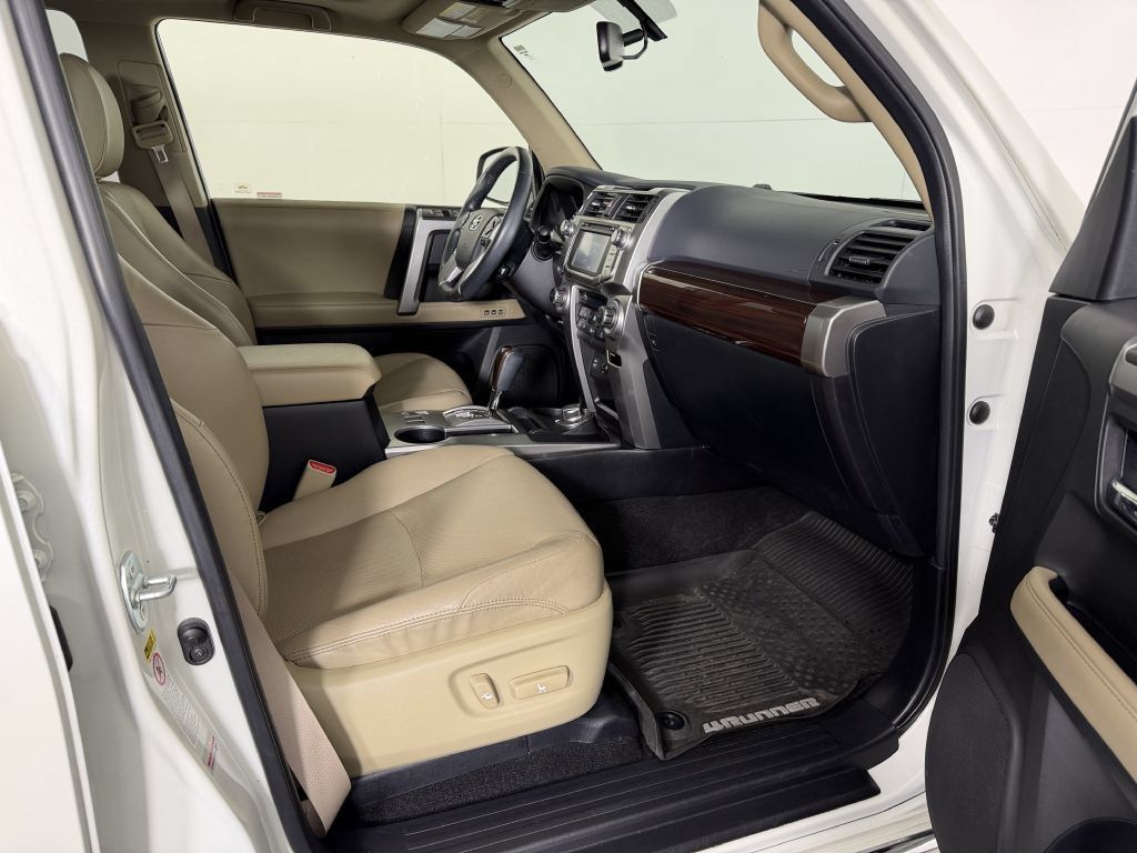 Used 2018 Toyota 4Runner Limited AWD/4WD image 21