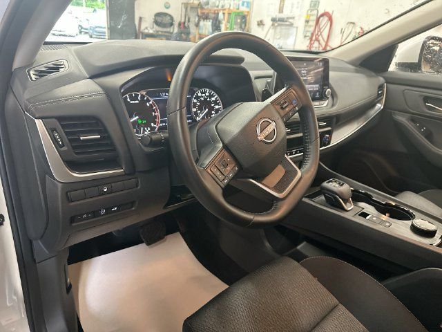 Used 2026 Nissan Rogue SV AWD/4WD image 13