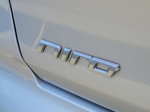 Used 2018 Kia Niro LX FWD image 9