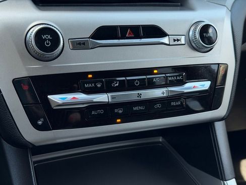 Certified 2022 Ford Explorer XLT w/ Equipment Group 202A image 35