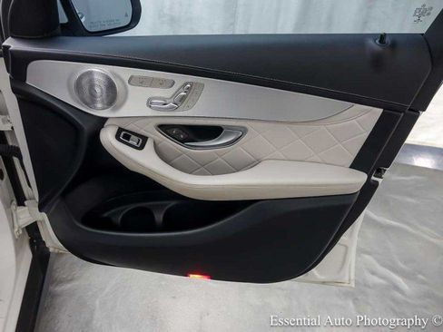 Used 2021 Mercedes-Benz GLC 300 4MATIC image 31