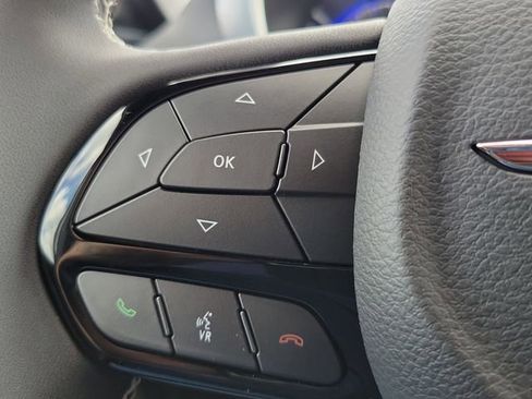 New 2026 Chrysler Pacifica Limited image 19