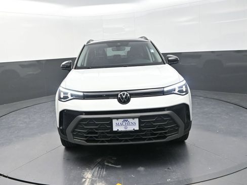 New 2026 Volkswagen Taos SE AWD/4WD image 2