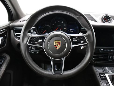 Used 2021 Porsche Macan image 9