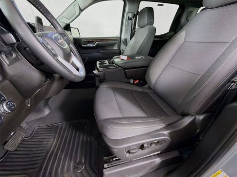 Used 2024 GMC Sierra 1500 Elevation AWD/4WD image 2