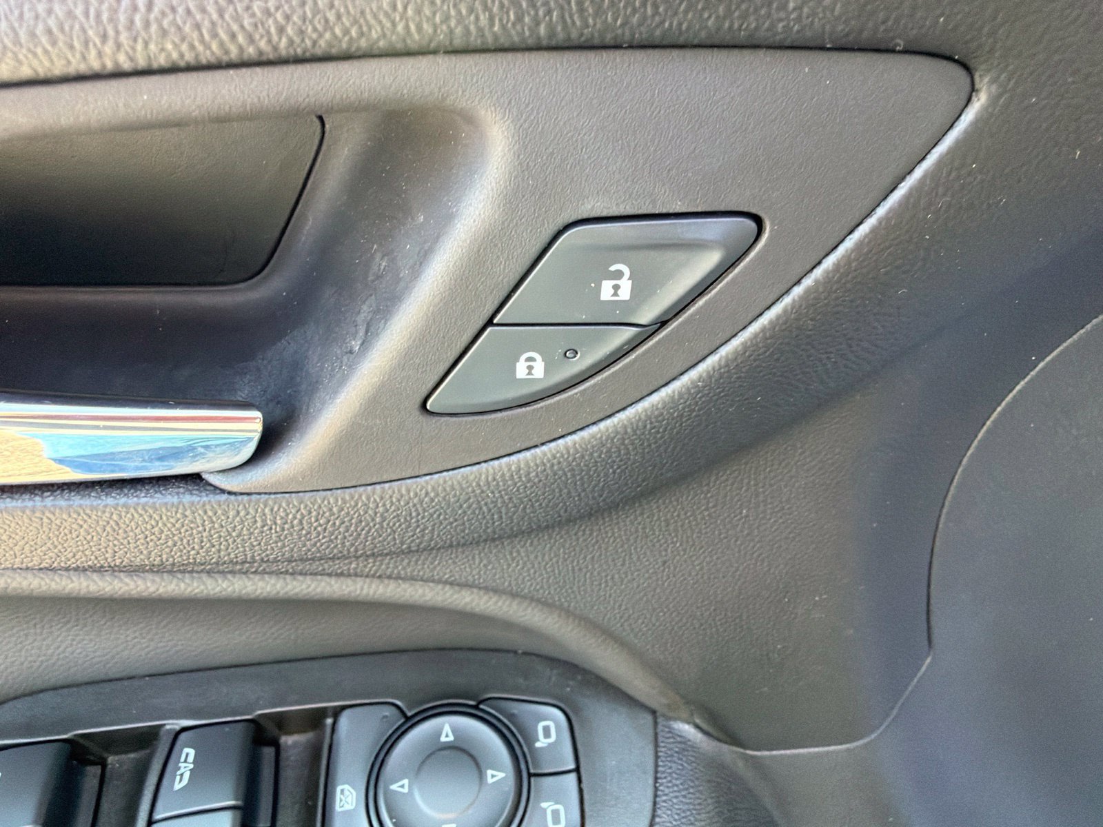 Used 2023 Chevrolet Equinox LT FWD image 11