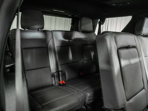 Used 2023 Chevrolet Tahoe Z71 w/ Luxury Package AWD/4WD image 34