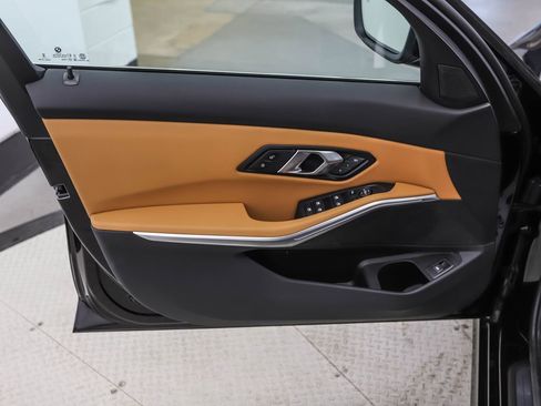 Used 2025 BMW 330i xDrive Sedan w/ Premium Package image 9