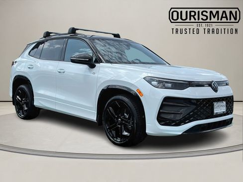 New 2025 Volkswagen Tiguan SE R-Line image 1