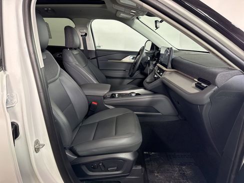 New 2026 Ford Explorer Active w/ Active Comfort Package AWD/4WD image 17