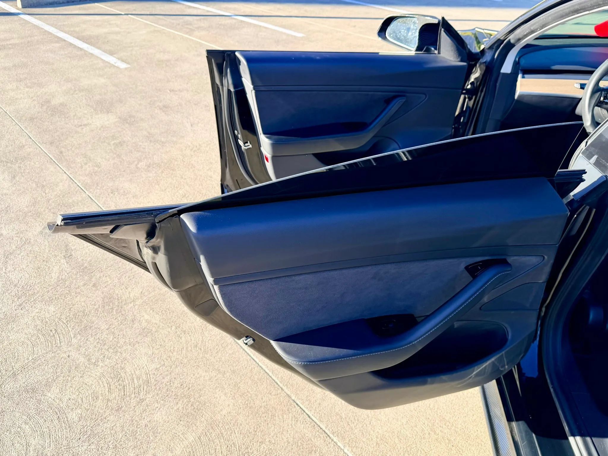 Used 2018 Tesla Model 3 Mid Range RWD image 27