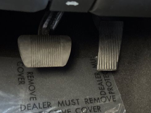 Used 2025 RAM 1500 Laramie image 44