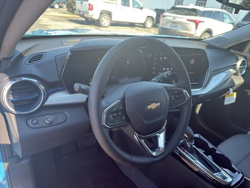 New 2026 Chevrolet Trax LT w/ Driver Confidence Package image 22