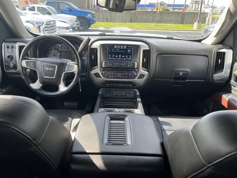 Used 2018 GMC Sierra 1500 SLT AWD/4WD image 16