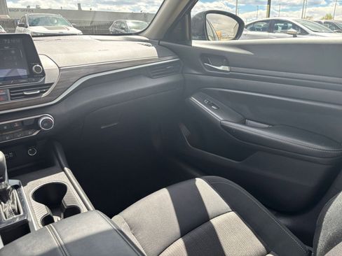 Used 2025 Nissan Altima 2.5 SV image 33