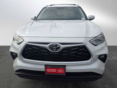 New 2026 Toyota Highlander XLE image 8