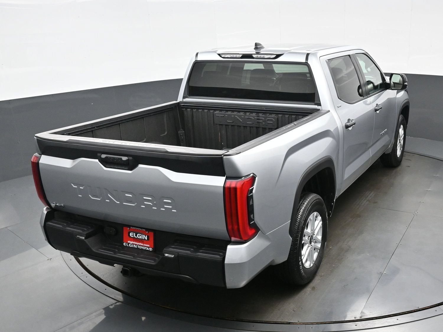 Used 2025 Toyota Tundra SR5 w/ SR5 Convenience Package AWD/4WD image 41