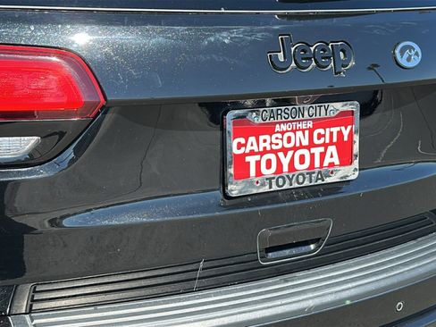 Used 2021 Jeep Grand Cherokee Laredo X image 28