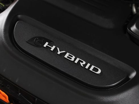 Used 2018 Chrysler Pacifica Touring-L FWD image 19