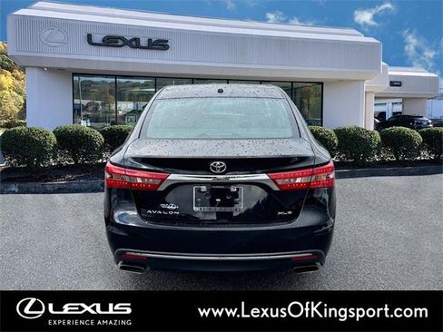 Used 2016 Toyota Avalon XLE Premium image 4