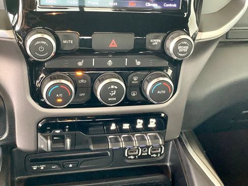 Used 2019 RAM 1500 Big Horn AWD/4WD image 36