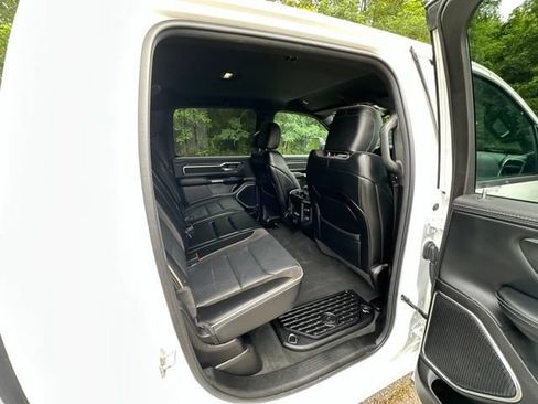 Used 2024 RAM 1500 Laramie AWD/4WD image 17