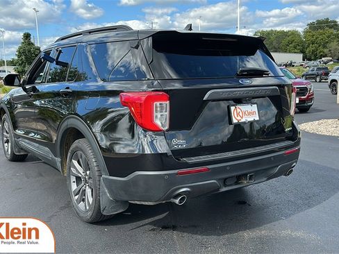 Used 2022 Ford Explorer XLT w/ XLT Sport Appearance Package image 6