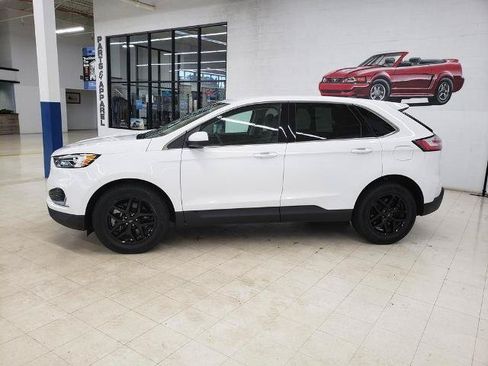 Certified 2023 Ford Edge SEL w/ Convenience Package AWD/4WD image 4