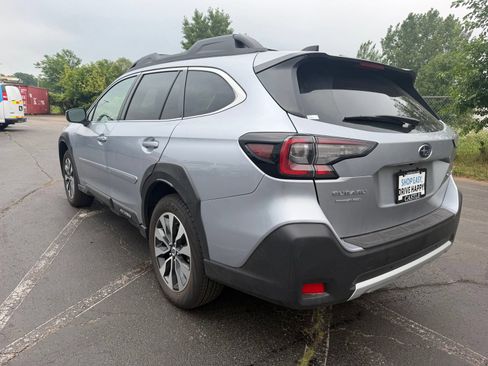 Used 2024 Subaru Outback Limited AWD/4WD image 8