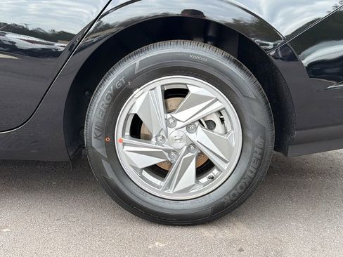 New 2026 Hyundai Elantra SE image 19