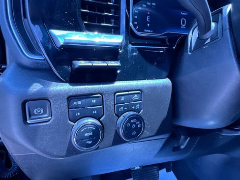 Used 2024 Chevrolet Silverado 3500 High Country w/ Technology Package AWD/4WD image 16