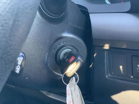 Used 2019 Toyota Tundra SR5 w/ SR5 Upgrade Package image 15