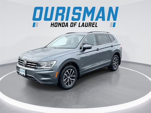 Used 2021 Volkswagen Tiguan SE w/ Panoramic Sunroof Package image 4
