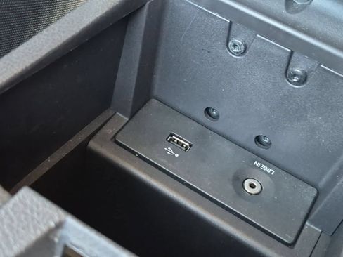 Used 2014 Ford Focus SE FWD image 31