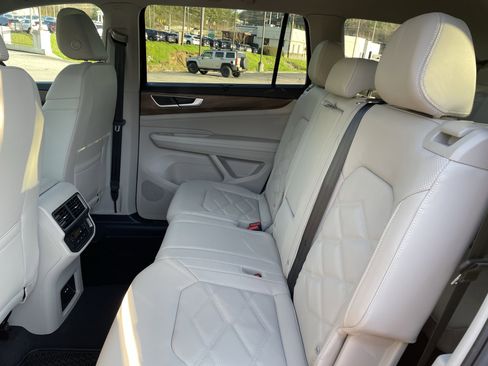 New 2026 Volkswagen Atlas SE image 12