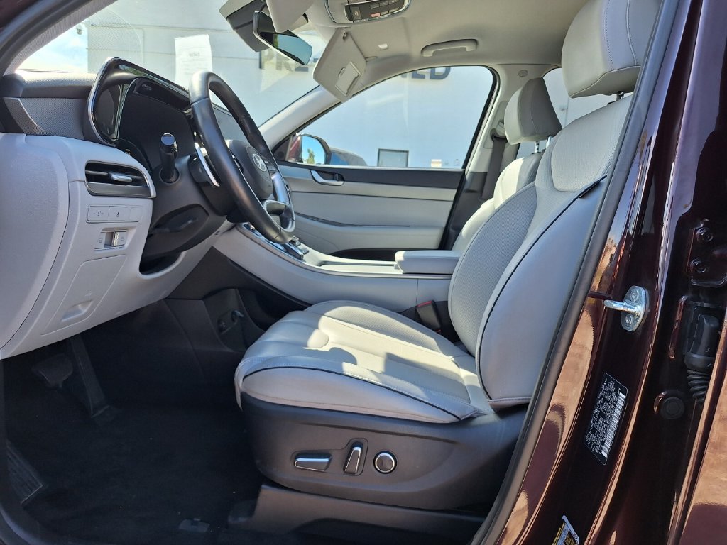 Used 2025 Hyundai Palisade SEL FWD image 14