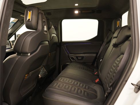 Used 2022 Rivian R1T Adventure AWD/4WD image 15