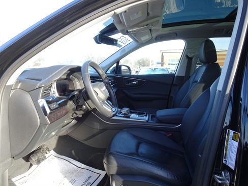 Certified 2023 Audi Q7 Premium Plus image 9