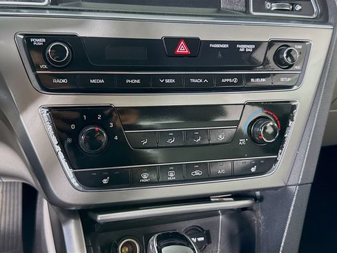 Used 2017 Hyundai Sonata Sport w/ Value Edition Package 02 FWD image 16