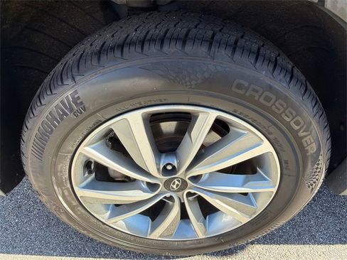 Used 2019 Hyundai Santa Fe FWD image 17
